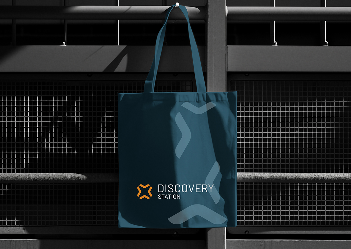 Discovery Station tote bag